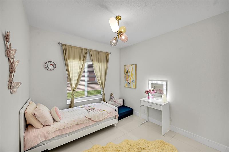 Image 33 of 62 For 12354 Antille Dr