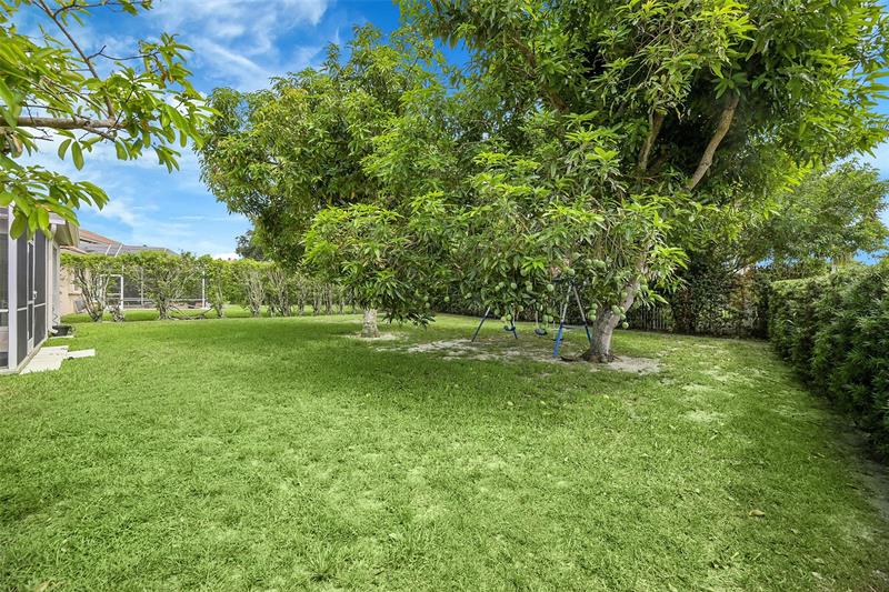 Image 40 of 62 For 12354 Antille Dr