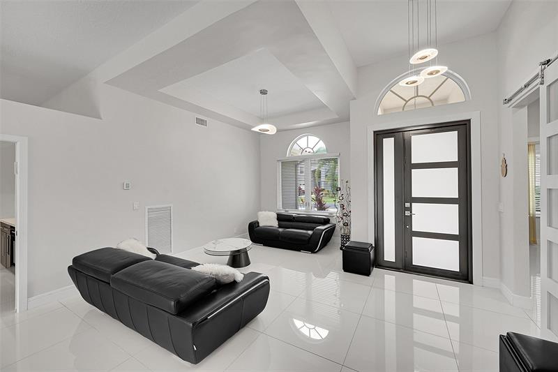 Image 5 of 62 For 12354 Antille Dr