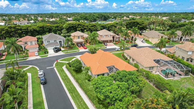 Image 50 of 62 For 12354 Antille Dr
