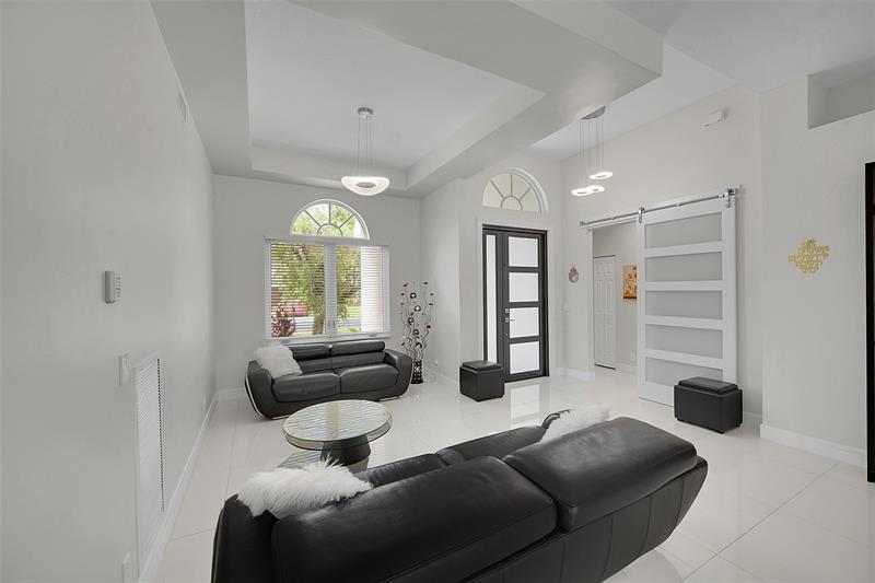 Image 6 of 62 For 12354 Antille Dr