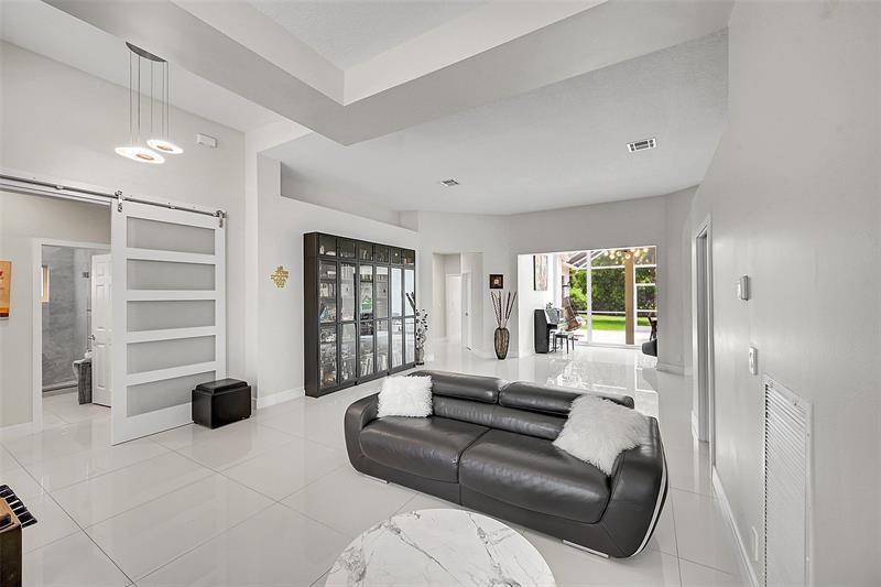 Image 8 of 62 For 12354 Antille Dr