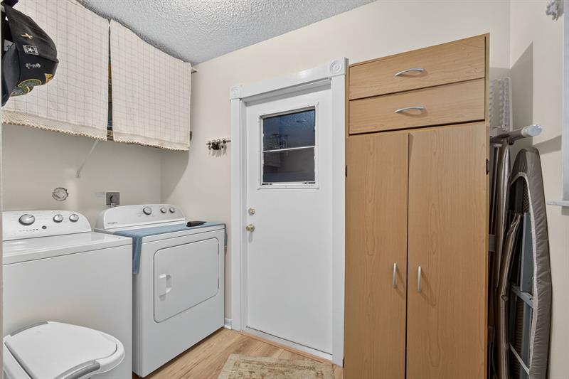 Image 29 of 62 For 1417 Mc Dermott Ln
