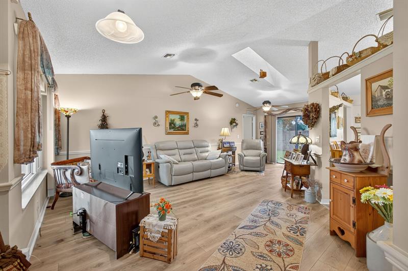 Image 6 of 62 For 1417 Mc Dermott Ln