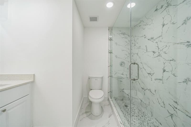Image 11 of 30 For 2814 Mayo St