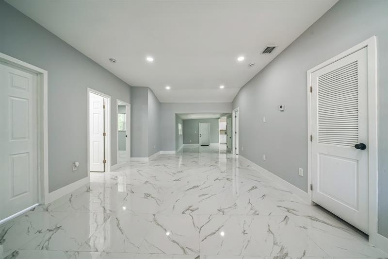 Image 15 of 30 For 2814 Mayo St