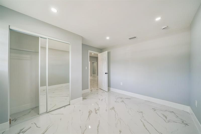 Image 20 of 30 For 2814 Mayo St