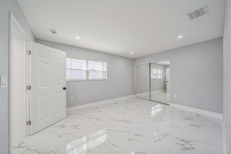 Image 21 of 30 For 2814 Mayo St
