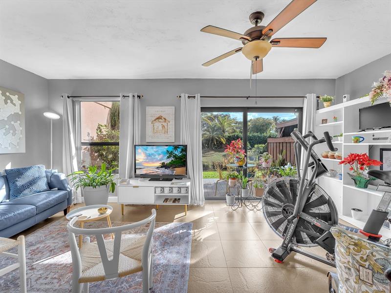 Image 16 of 38 For 9912 Royal Palm Blvd