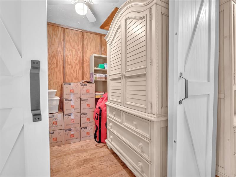 Image 31 of 38 For 9912 Royal Palm Blvd
