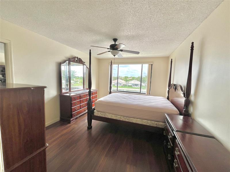 Image 13 of 29 For 9691 Belfort Cir  305