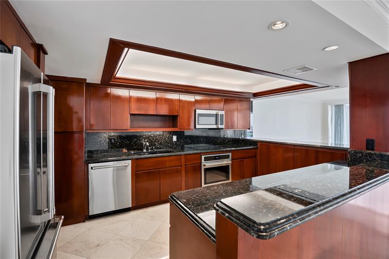 Image 10 of 46 For 2100 Ocean Ln  2207