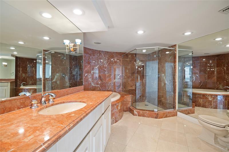 Image 13 of 46 For 2100 Ocean Ln  2207