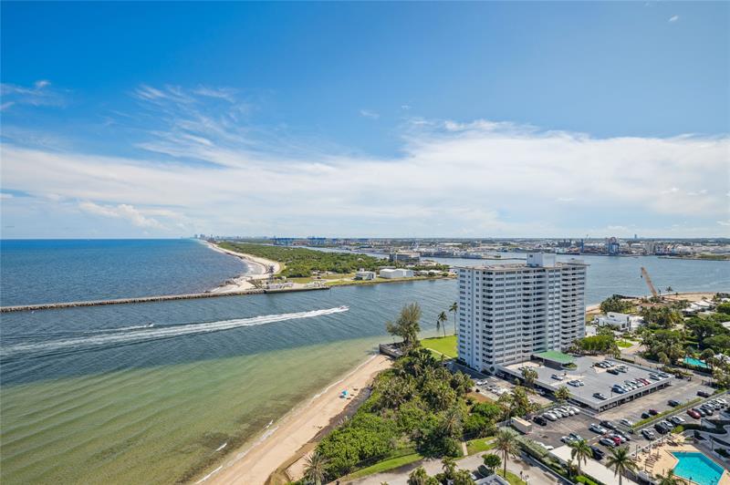 Image 23 of 46 For 2100 Ocean Ln  2207