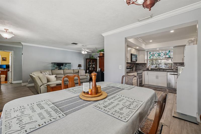 Image 10 of 28 For 11756 53rd Pl