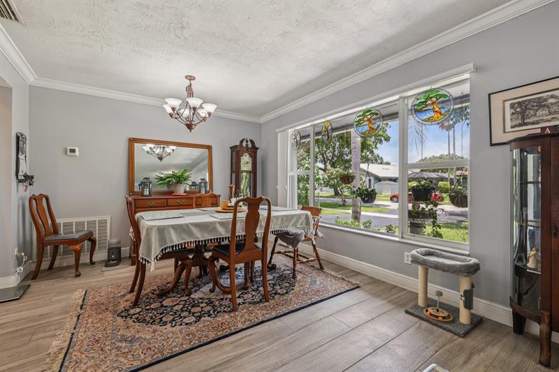Image 11 of 28 For 11756 53rd Pl
