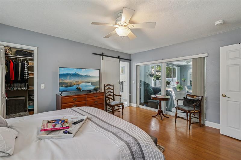 Image 14 of 28 For 11756 53rd Pl