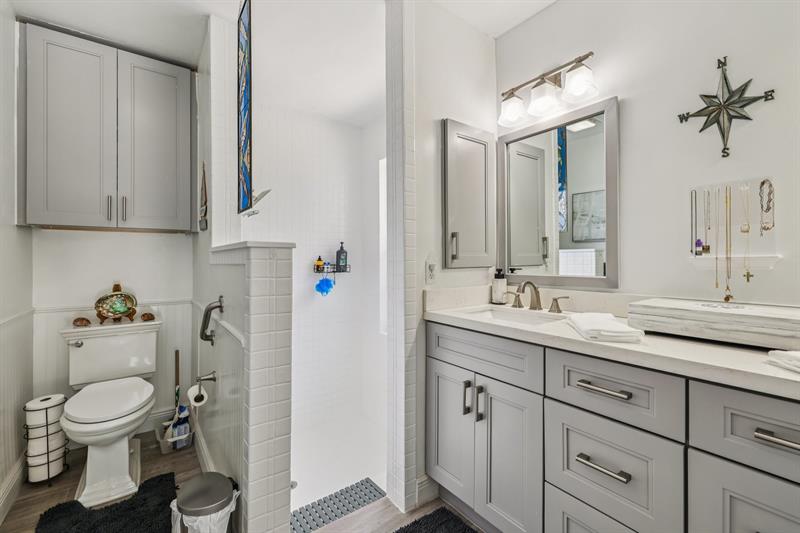 Image 17 of 28 For 11756 53rd Pl