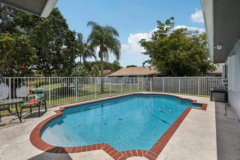 Image 24 of 28 For 11756 53rd Pl