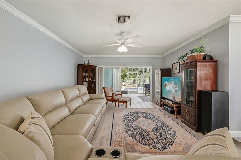 Image 6 of 28 For 11756 53rd Pl