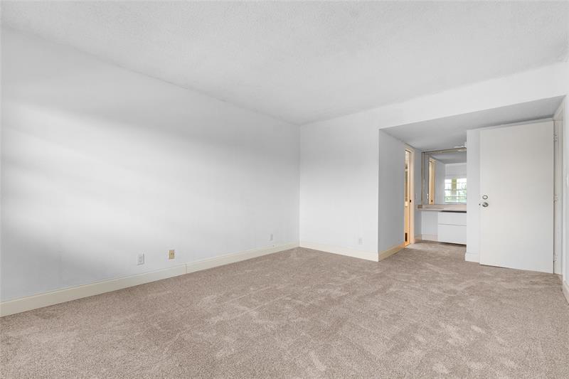 Image 13 of 34 For 535 Oaks Dr  508