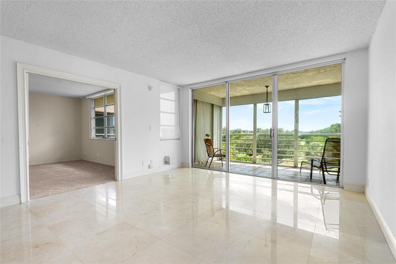 Image 16 of 34 For 535 Oaks Dr  508