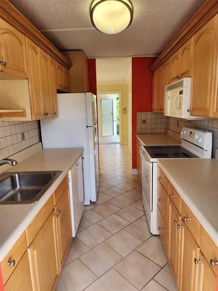Image 15 of 23 For 1045 15th St  13c