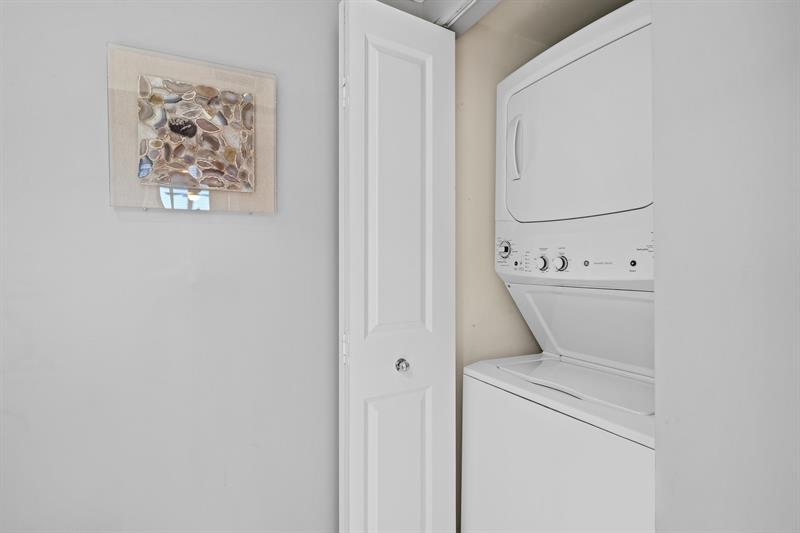 Image 22 of 40 For 600 Las Olas Blvd  902-s