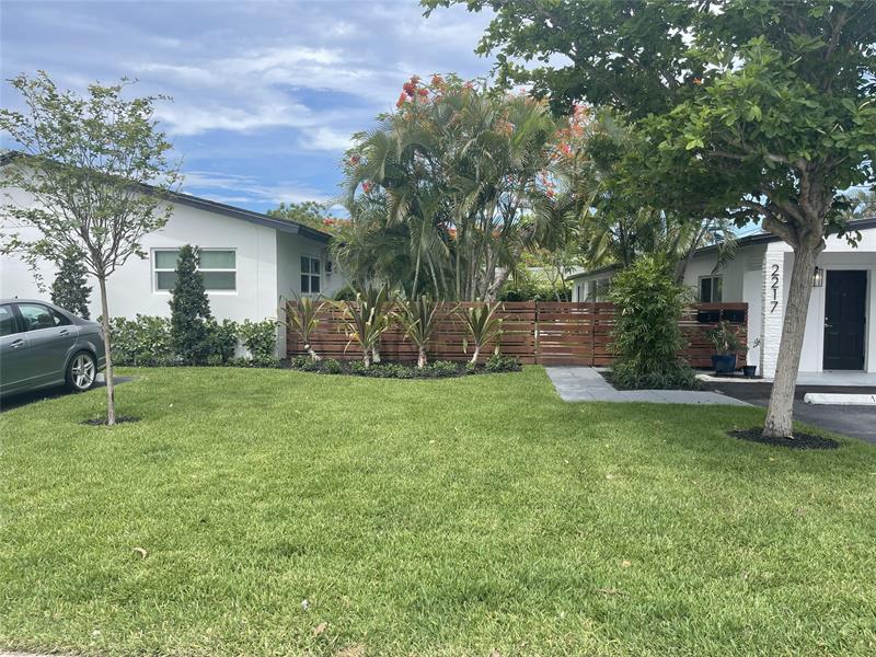 Image 4 of 14 For 2217 7th Ave  2