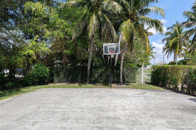 Image 16 of 48 For 150 Coconut Key Lane