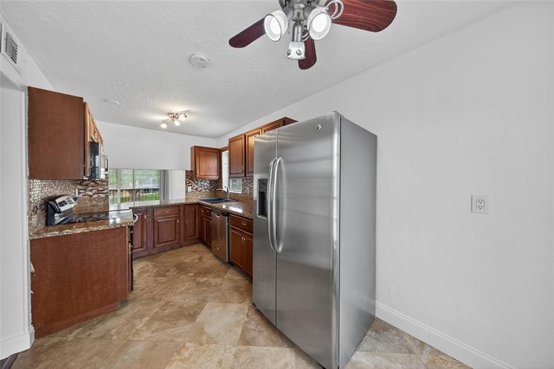 Image 10 of 33 For 6070 64th Ave  212
