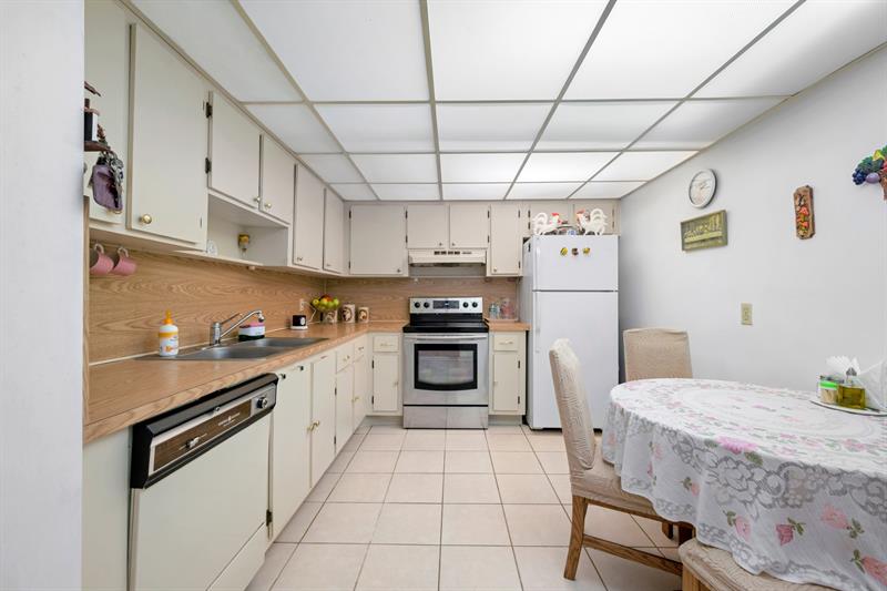 Image 13 of 45 For 1301 7th St  113