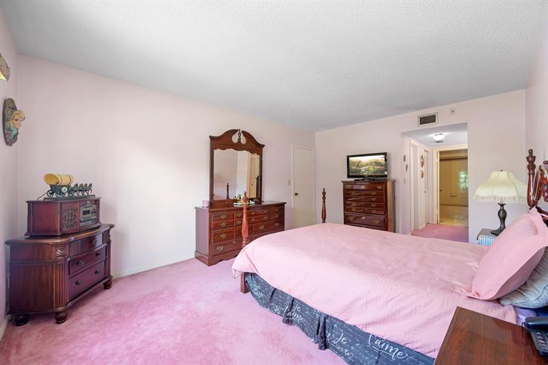 Image 19 of 45 For 1301 7th St  113