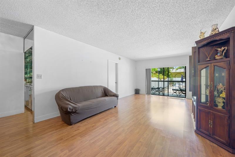 Image 7 of 45 For 1301 7th St  113