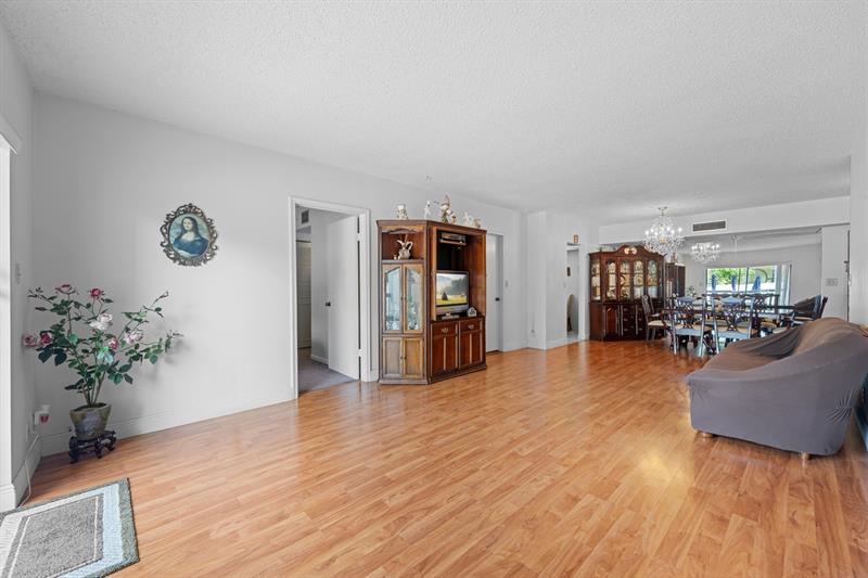 Image 8 of 45 For 1301 7th St  113