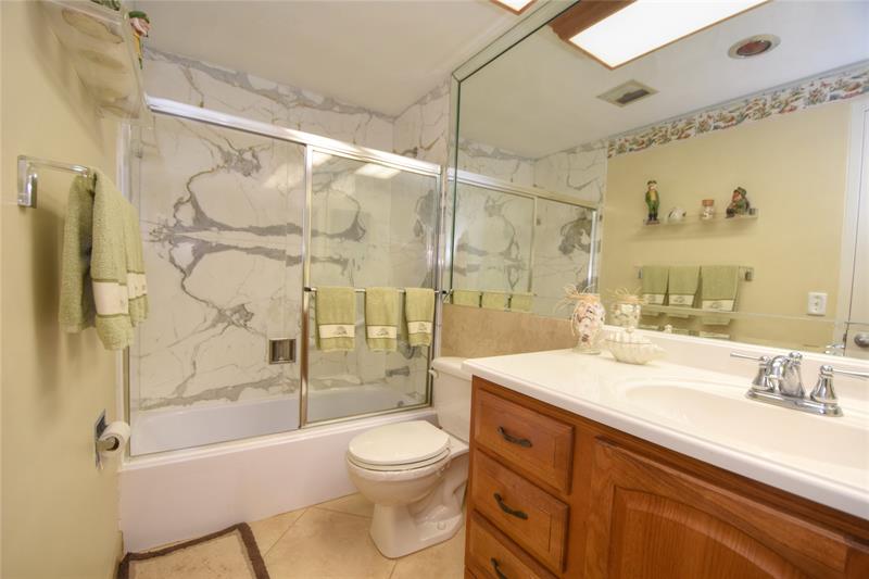 Image 14 of 38 For 3333 34th St  1402