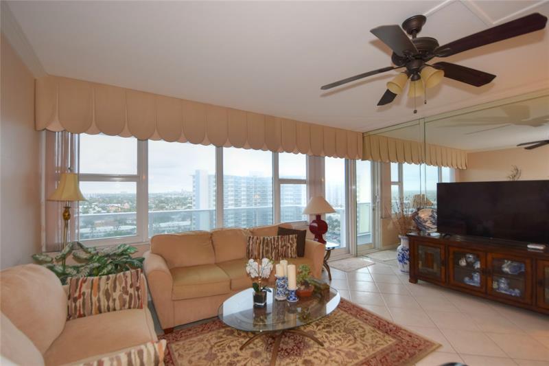 Image 4 of 38 For 3333 34th St  1402