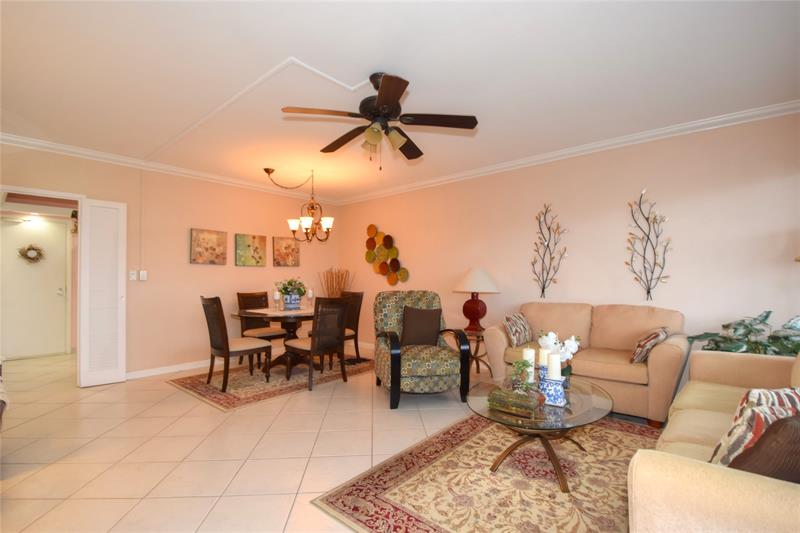 Image 6 of 38 For 3333 34th St  1402