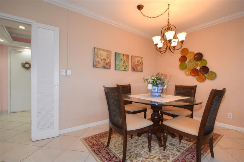 Image 7 of 38 For 3333 34th St  1402