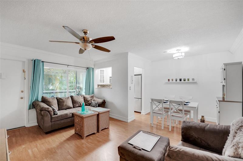 Image 11 of 32 For 1425 Arthur St  214b