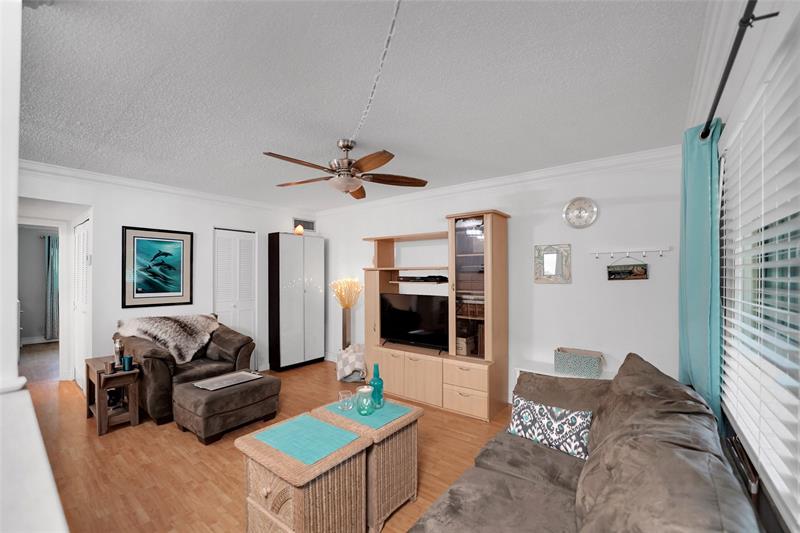 Image 12 of 32 For 1425 Arthur St  214b