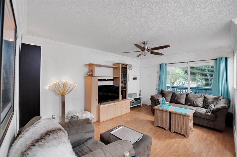 Image 13 of 32 For 1425 Arthur St  214b