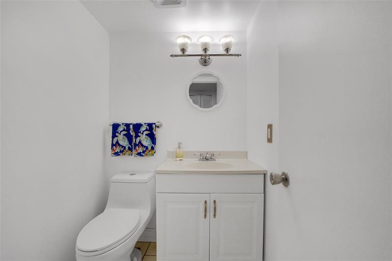 Image 17 of 32 For 1425 Arthur St  214b