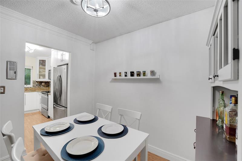 Image 5 of 32 For 1425 Arthur St  214b