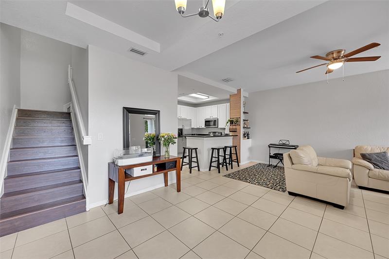 Image 11 of 70 For 4680 Mimosa Pl  802