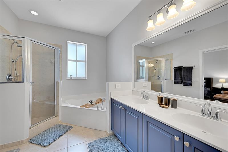 Image 33 of 70 For 4680 Mimosa Pl  802