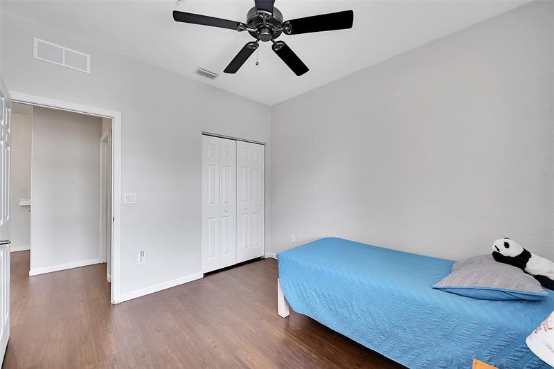 Image 40 of 70 For 4680 Mimosa Pl  802