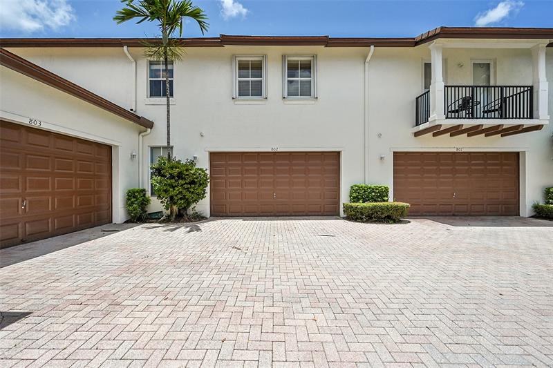Image 42 of 70 For 4680 Mimosa Pl  802