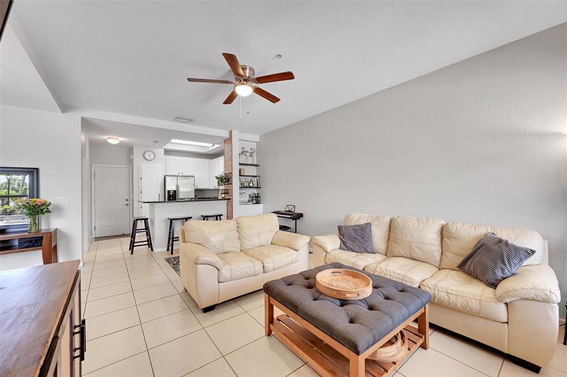 Image 7 of 70 For 4680 Mimosa Pl  802