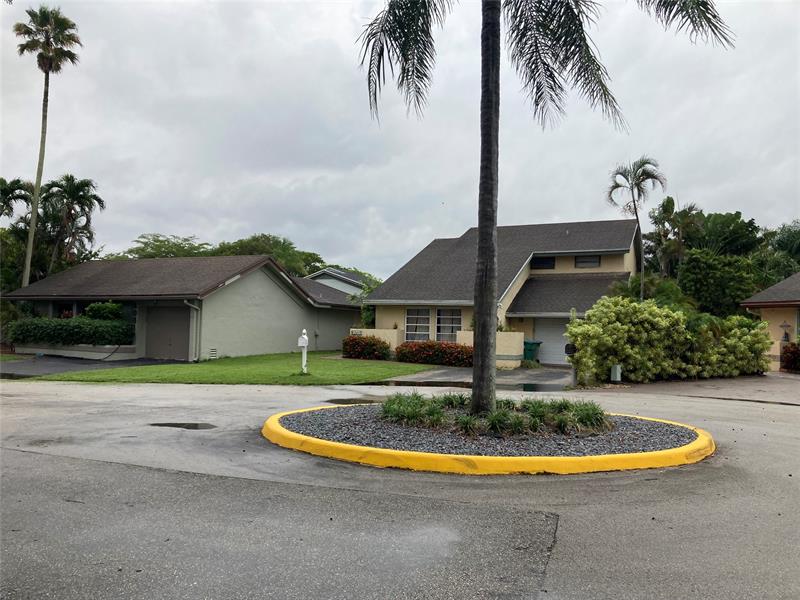 Image 4 of 38 For 4071 83rd Way
